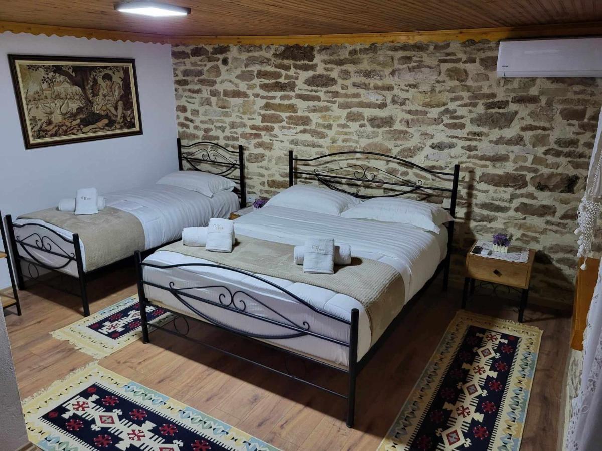 Guest House Hasko Gjirokastër Екстериор снимка