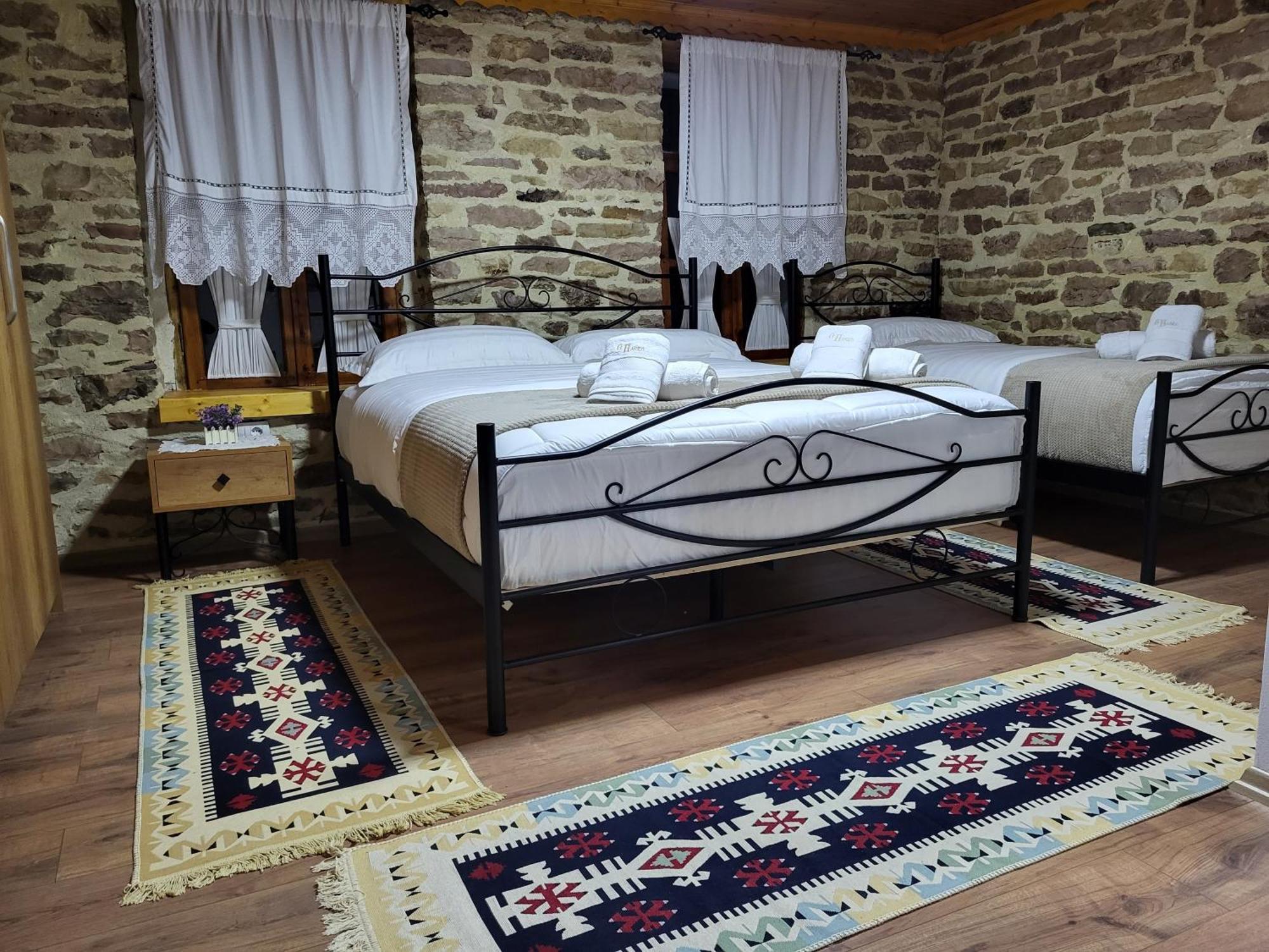 Guest House Hasko Gjirokastër Екстериор снимка